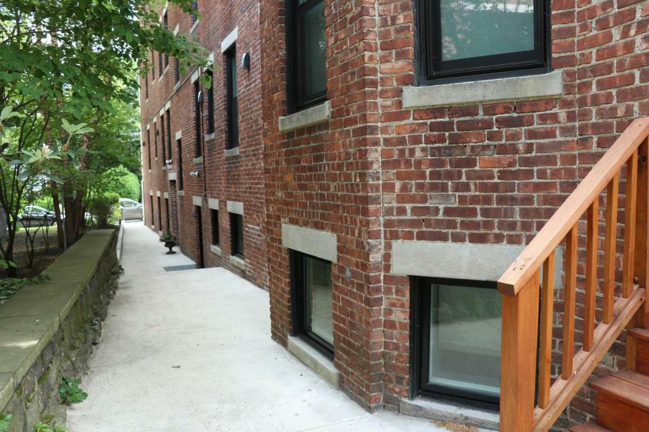 A Stylish Stay W/ A Queen Bed, Heated Floors.. #15 Brookline Exterior foto
